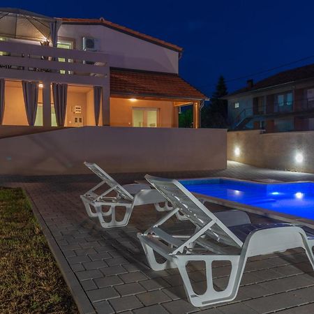 Apartmani Krzak Нин Екстериор снимка