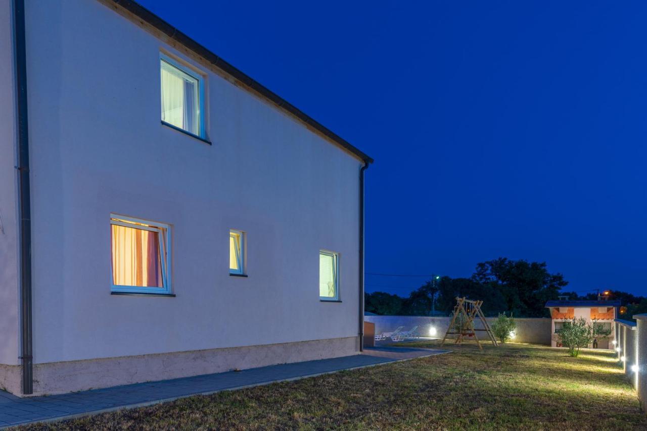 Apartmani Krzak Нин Екстериор снимка