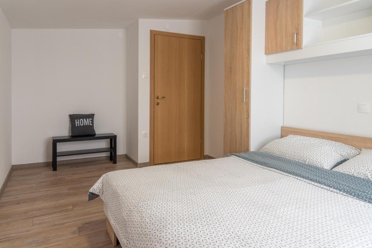 Apartmani Krzak Нин Екстериор снимка