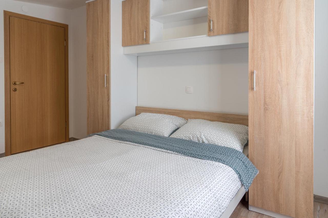 Apartmani Krzak Нин Екстериор снимка
