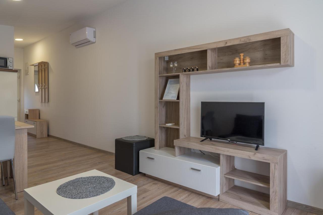 Apartmani Krzak Нин Екстериор снимка
