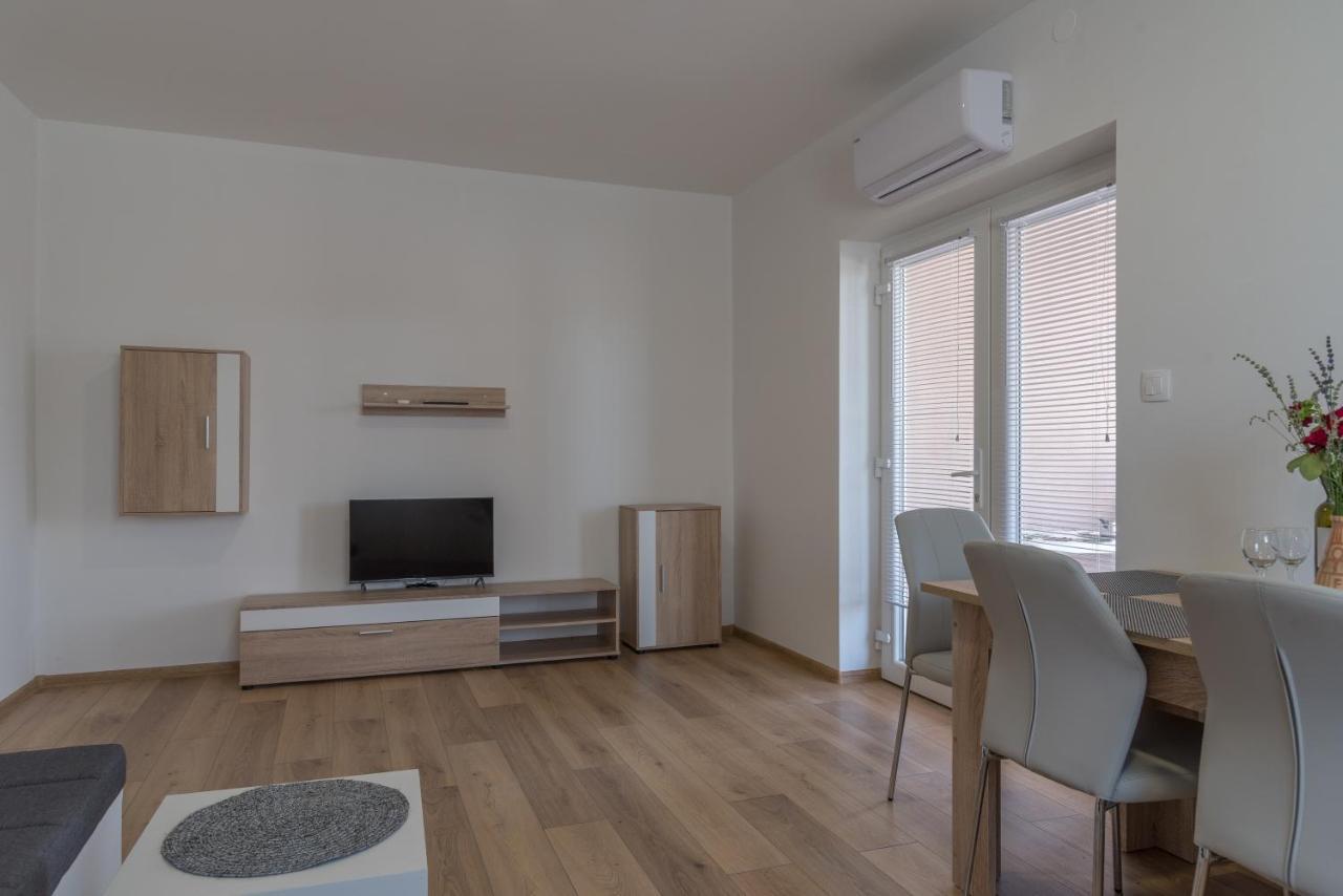 Apartmani Krzak Нин Екстериор снимка