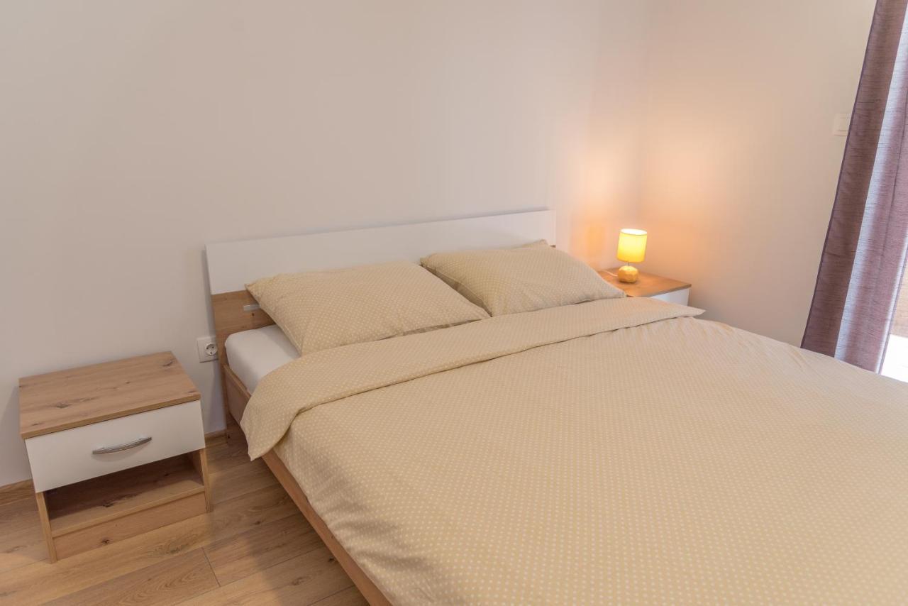Apartmani Krzak Нин Екстериор снимка