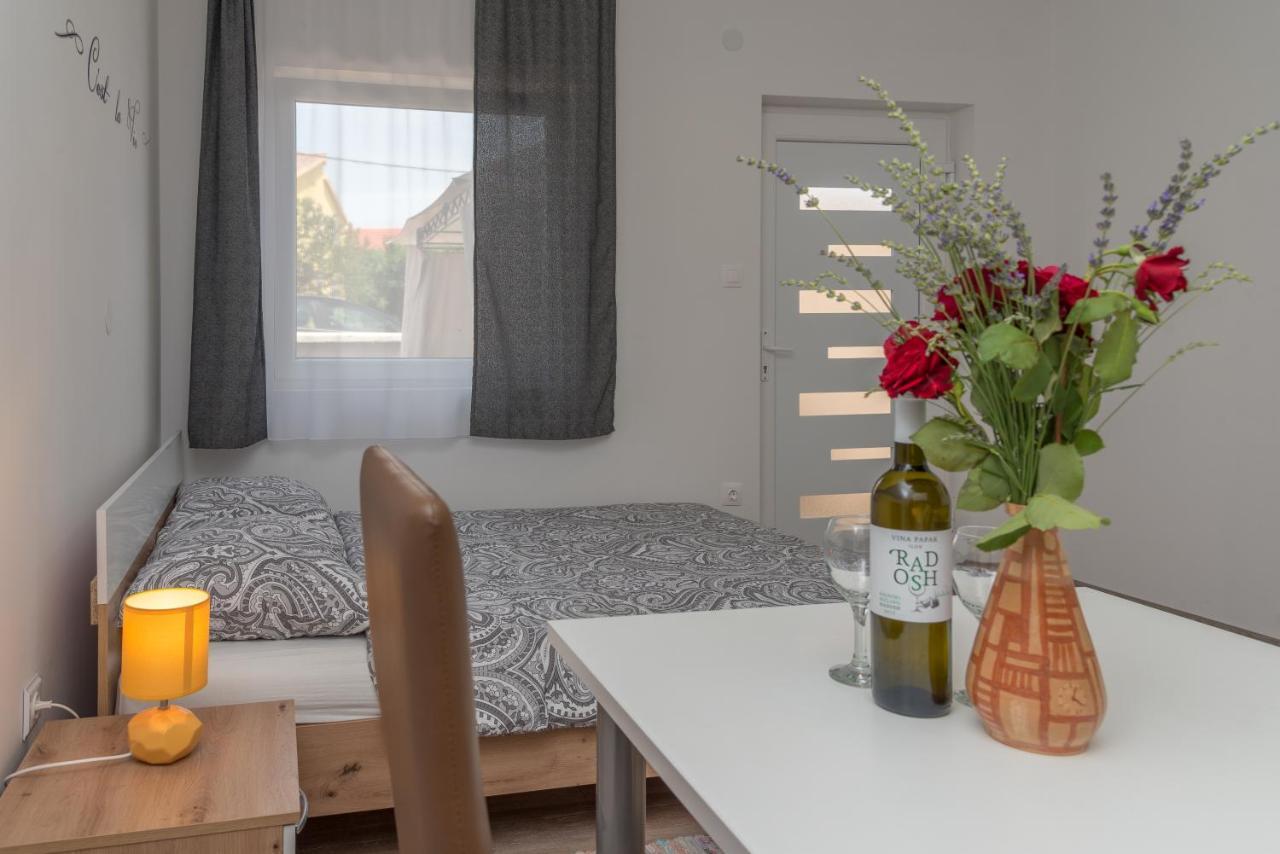 Apartmani Krzak Нин Екстериор снимка