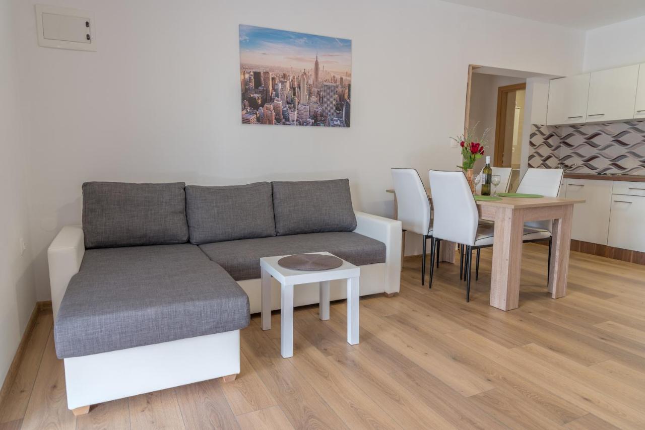 Apartmani Krzak Нин Екстериор снимка