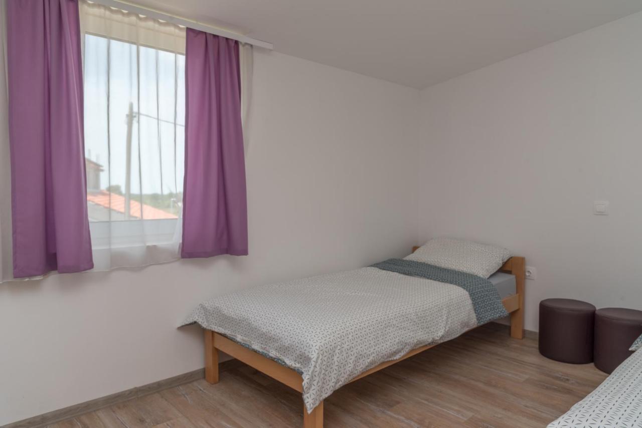 Apartmani Krzak Нин Екстериор снимка