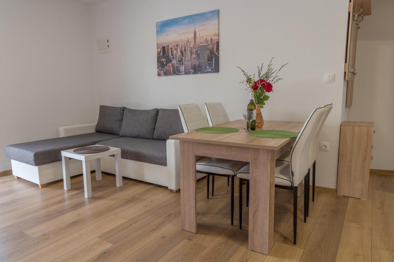 Apartmani Krzak Нин Екстериор снимка