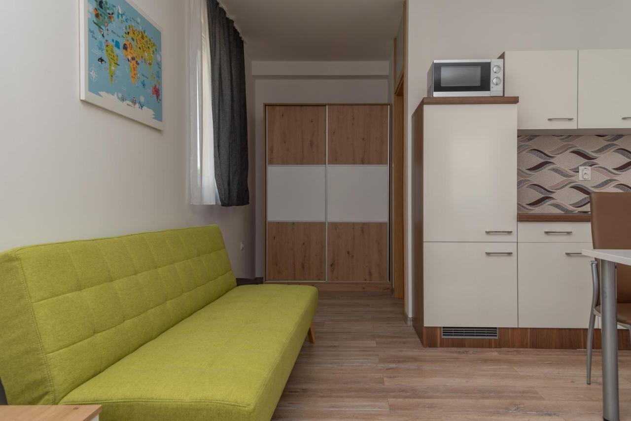Apartmani Krzak Нин Екстериор снимка