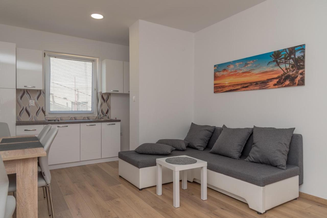 Apartmani Krzak Нин Екстериор снимка