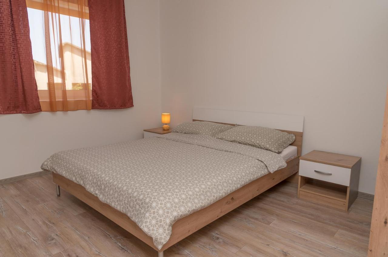 Apartmani Krzak Нин Екстериор снимка