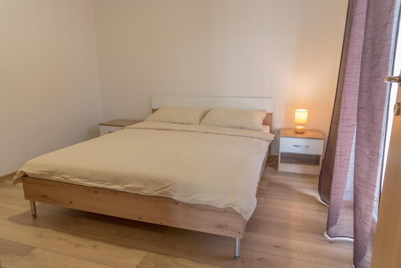 Apartmani Krzak Нин Екстериор снимка