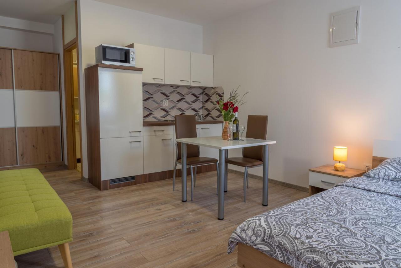 Apartmani Krzak Нин Екстериор снимка